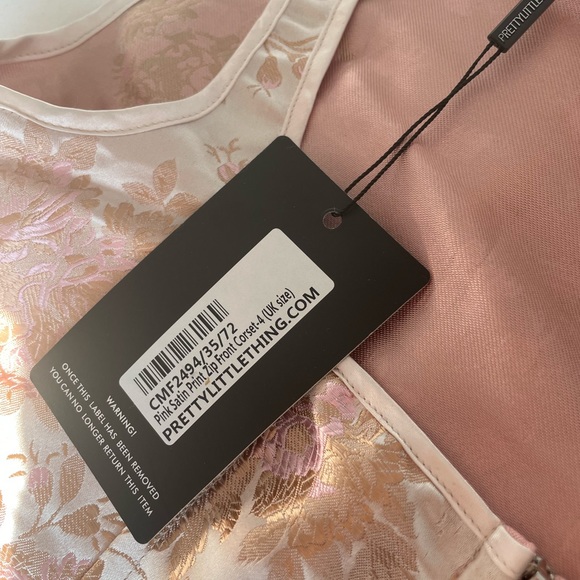 Pretty Little Thing Crop Top - Picture 3 of 3